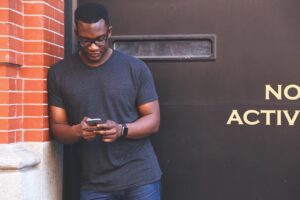 ASDの方がコミュニケーションが苦手な理由とその対策は？